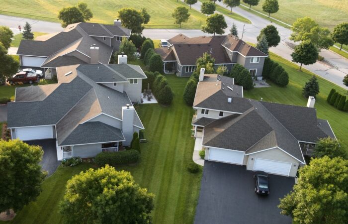 Immobilien Drohnen Luftaufnahme - Häuser von oben