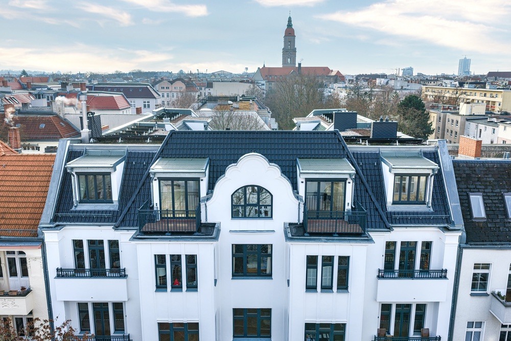 Verkaufsobjekt in Berlin als Luftaufnahme aus halber Höhe