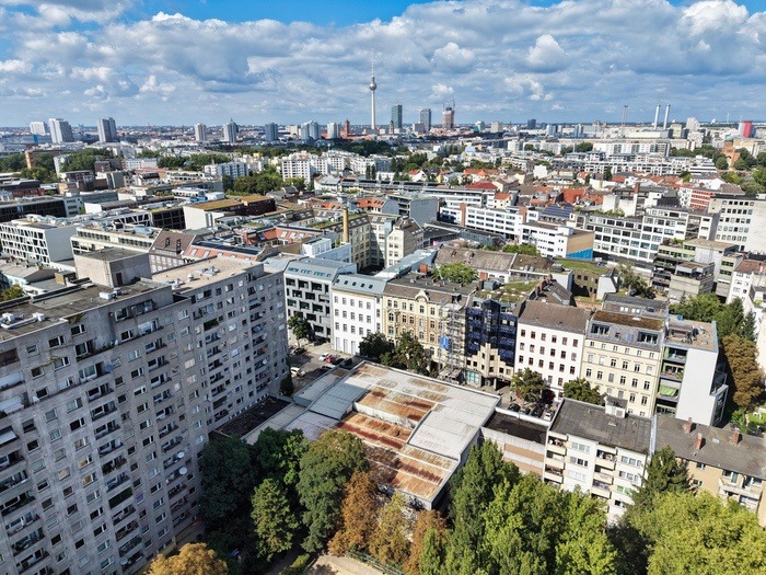 Parkhaus im Kontext der angrenzenden Bebauung